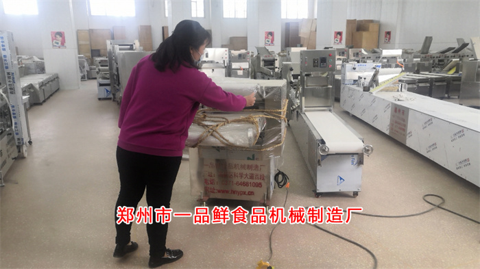 開封王先生更換燴面機選擇一品鮮350型燴面機(圖1) 開封王先生更換燴面機選擇一品鮮350型燴面機(圖1)