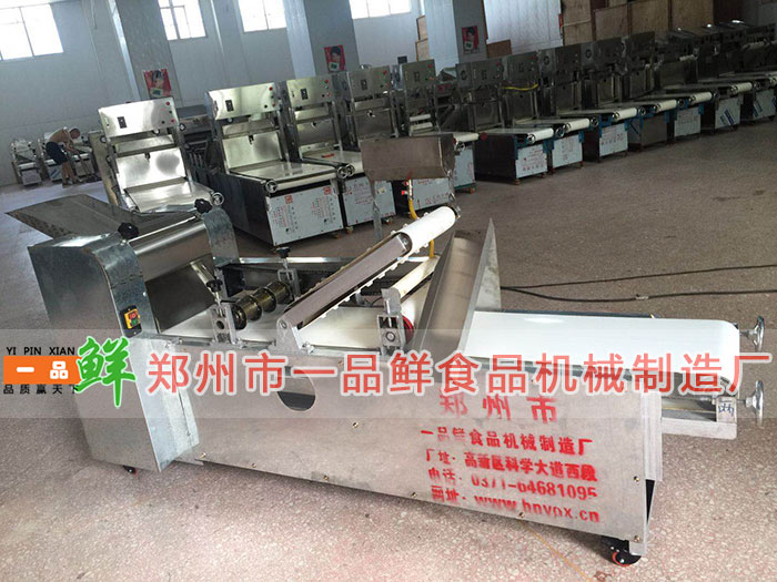 倉庫中的燴面機(jī)HMj-1型升級版 倉庫中的燴面機(jī)HMj-1型升級版