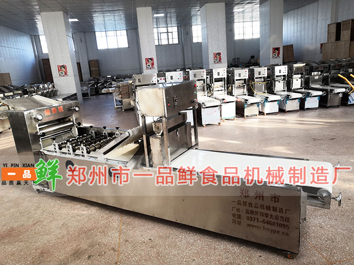 型燴面機(jī)HMJ-7(500型)(圖2) 倉(cāng)庫(kù)中的HMJ-7型(500型)燴面機(jī)