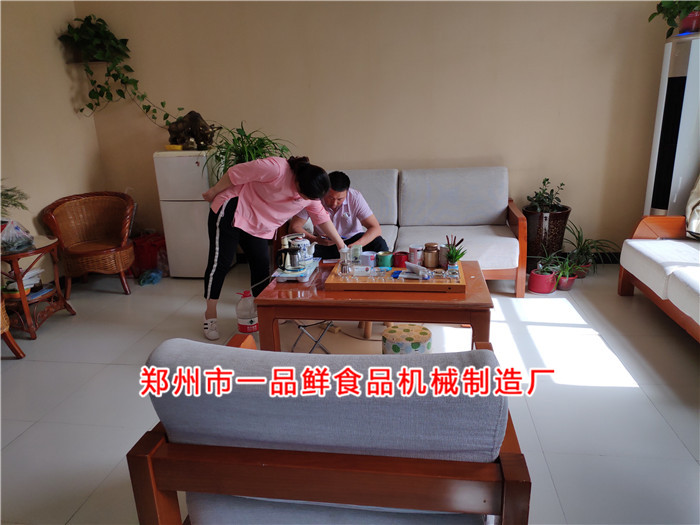 客戶訂購全套燴面機(jī) 客戶訂購全套燴面機(jī)