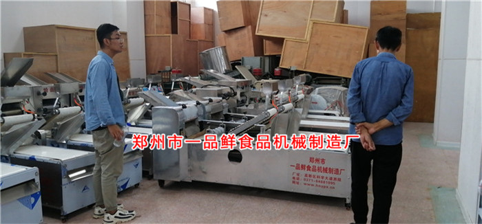 山西面館老板考察燴面機