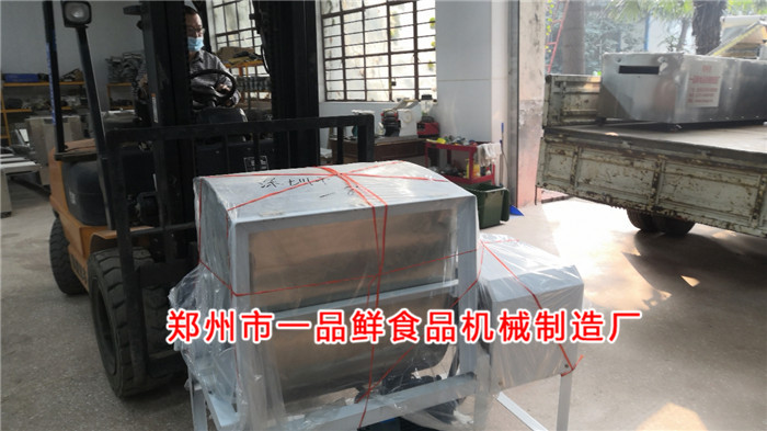 配料機裝車中 配料機裝車中