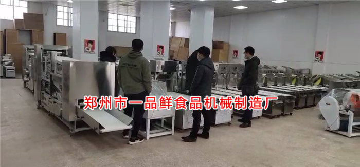 客戶考察自循環揉壓機和大型燴面機 客戶考察自循環揉壓機和大型燴面機