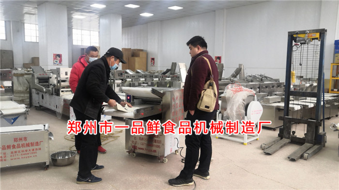 客戶訂購的揉壓機開始調試 客戶訂購的揉壓機開始調試