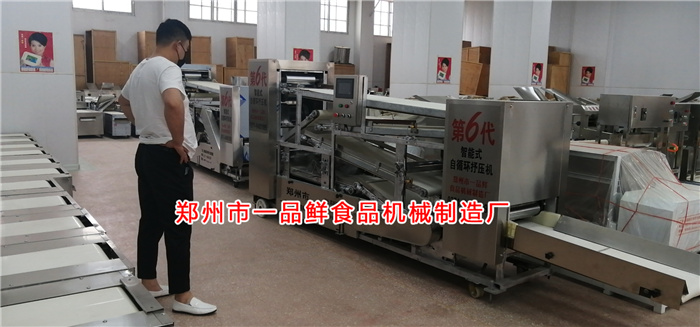 西安面館老板考察一品鮮設(shè)備 西安面館老板考察一品鮮設(shè)備